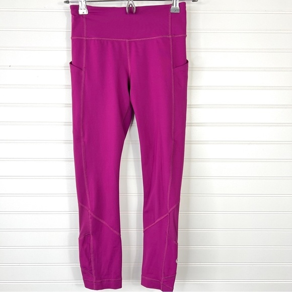 Lululemon Pace Rival Crop 22” inseam Deep Fuschia EUC Size 2 Side Pockets - Picture 1 of 9